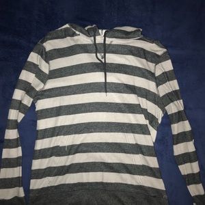 On The Byas Men’s medium pullover hoodie